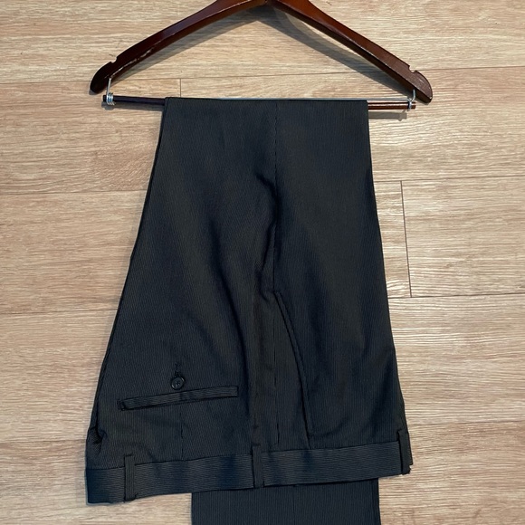 Kenneth Cole Reaction Suit 38R Blazer 40S Pants Dark Navy with Grey Pinstripes - Picture 2 of 5